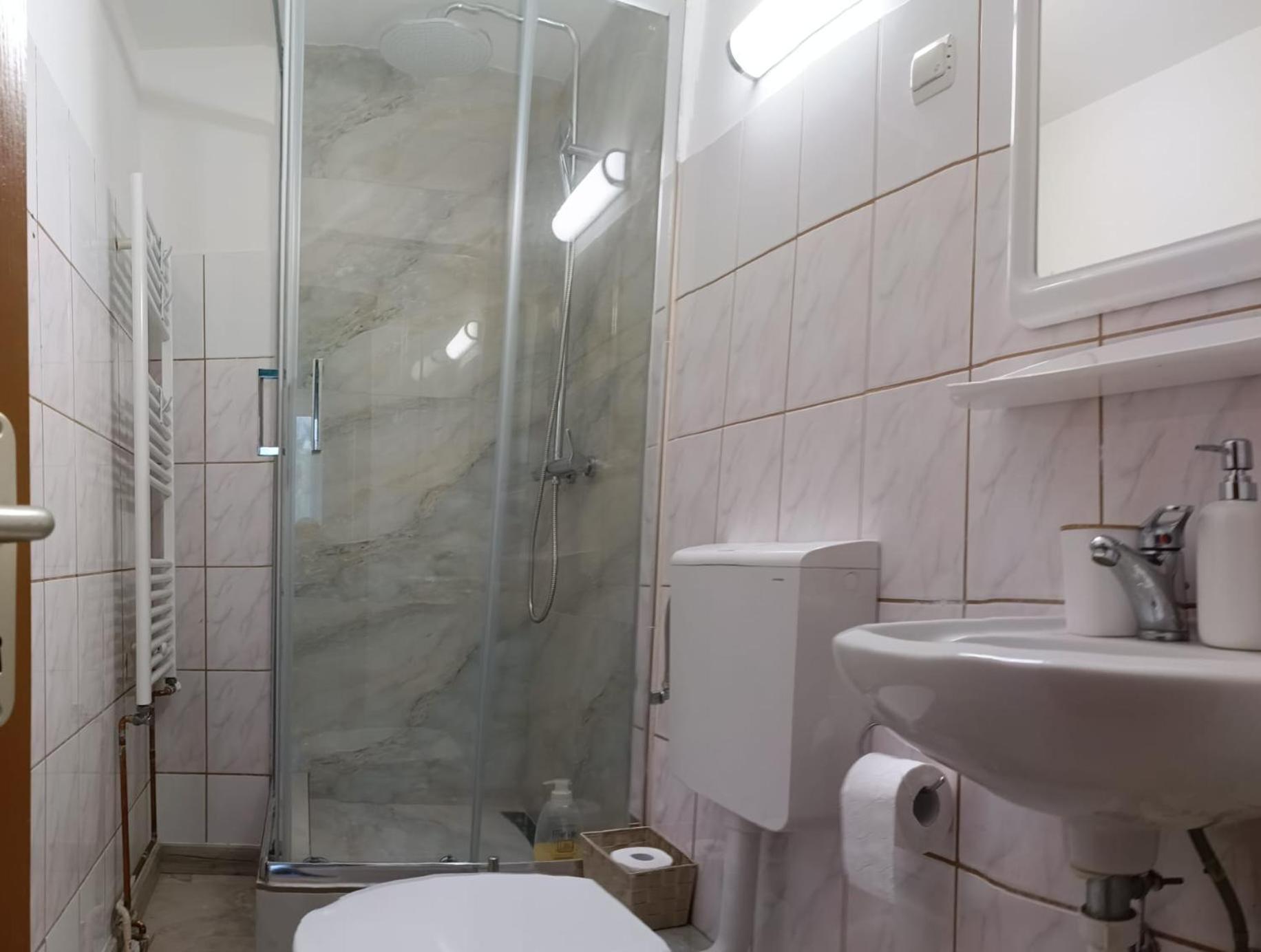 Triple Room Private Bathroom,1688842317:JPEG